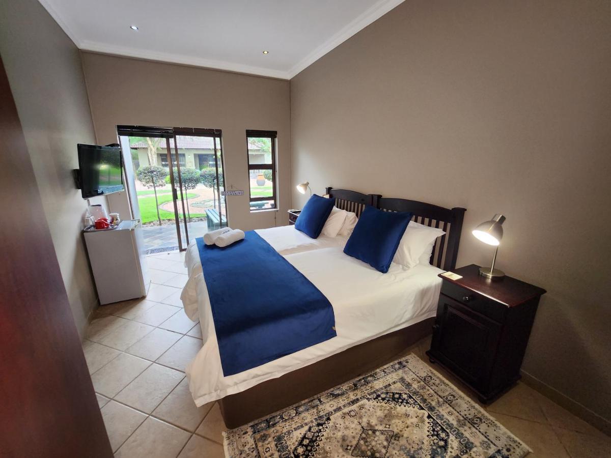 Rip Van Winkel Guest House Lephalale Экстерьер фото