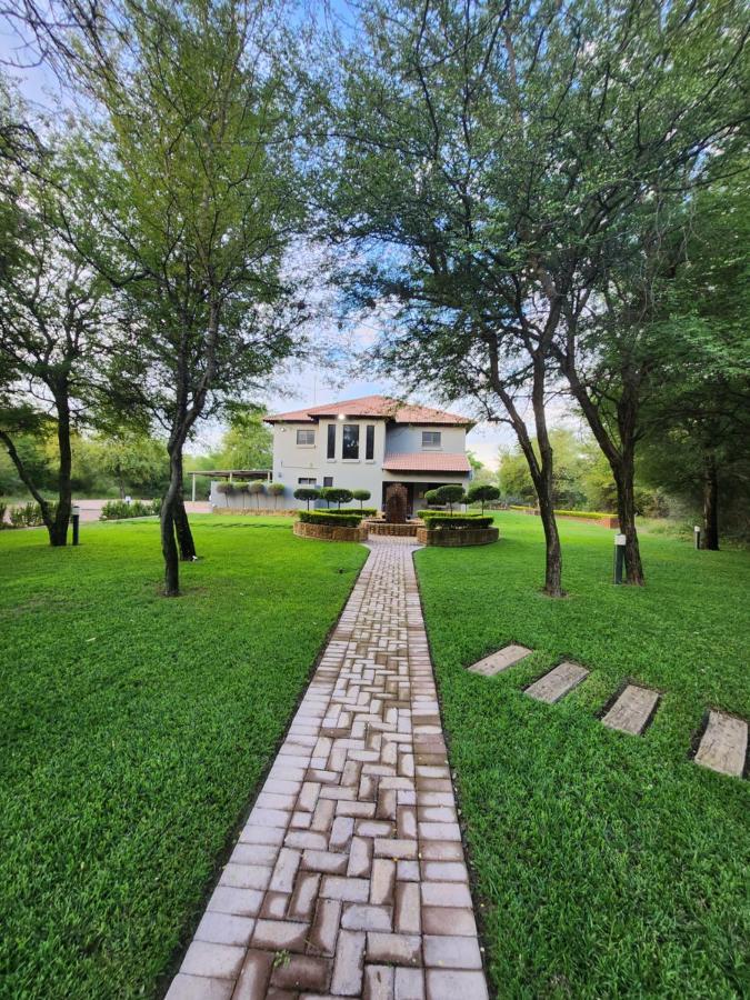 Rip Van Winkel Guest House Lephalale Экстерьер фото